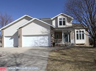 7010 Eagle Ridge Cir, Lincoln, NE 68516