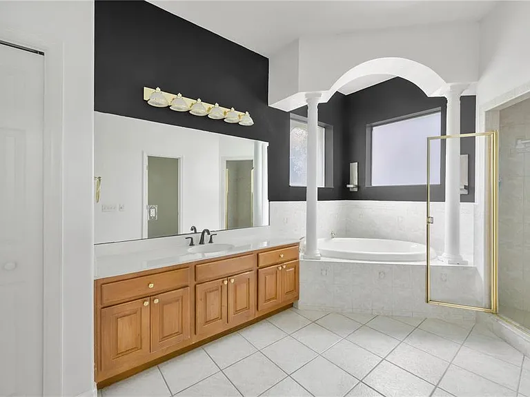 1507 W Windhorst Rd — Photo 29
