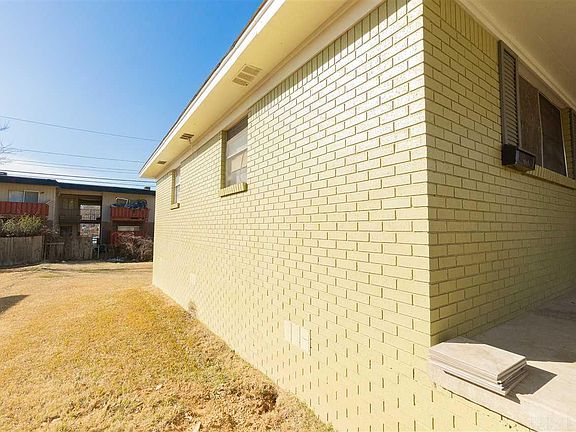 5th image of 4413 Lynn Ln