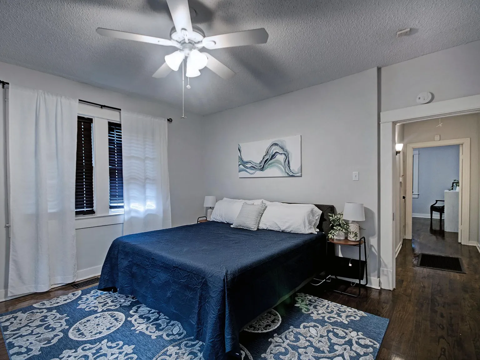 2 bed, 1360 sqft, $3,600 — Photo 4