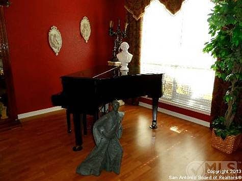4th image of 503 Lorimor Ct