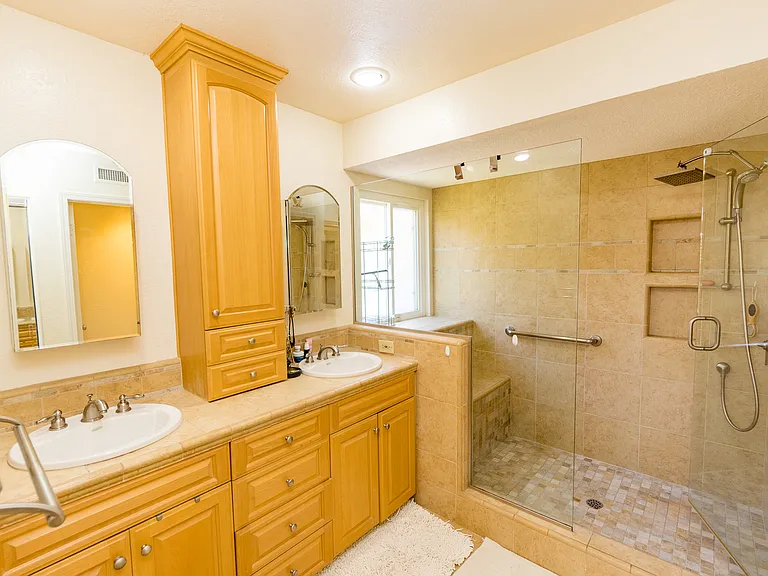 1559 Madrid Dr — Photo 10