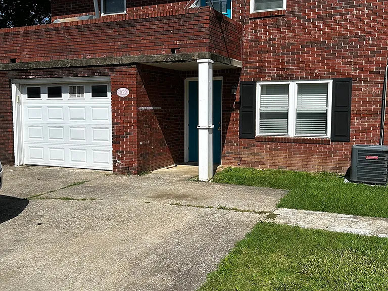 205 N Shawnee Blvd #C — Photo 8