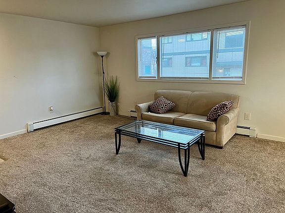 3rd image of 3530 E 42nd Ave APT 3
