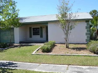 910 Pine Ridge Cir E, Brandon, FL 33511