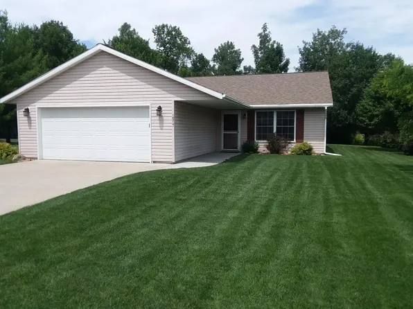 1517 Dale St E, Saint Joseph, MN 56374