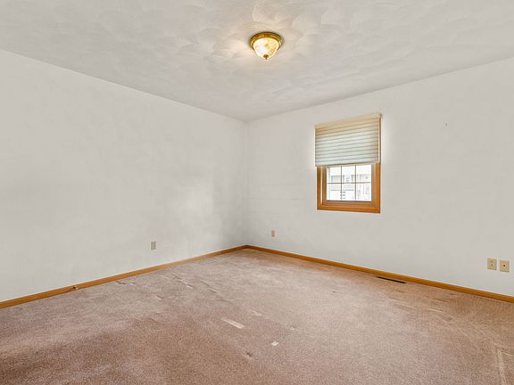 5th image of 424 12th Ave B