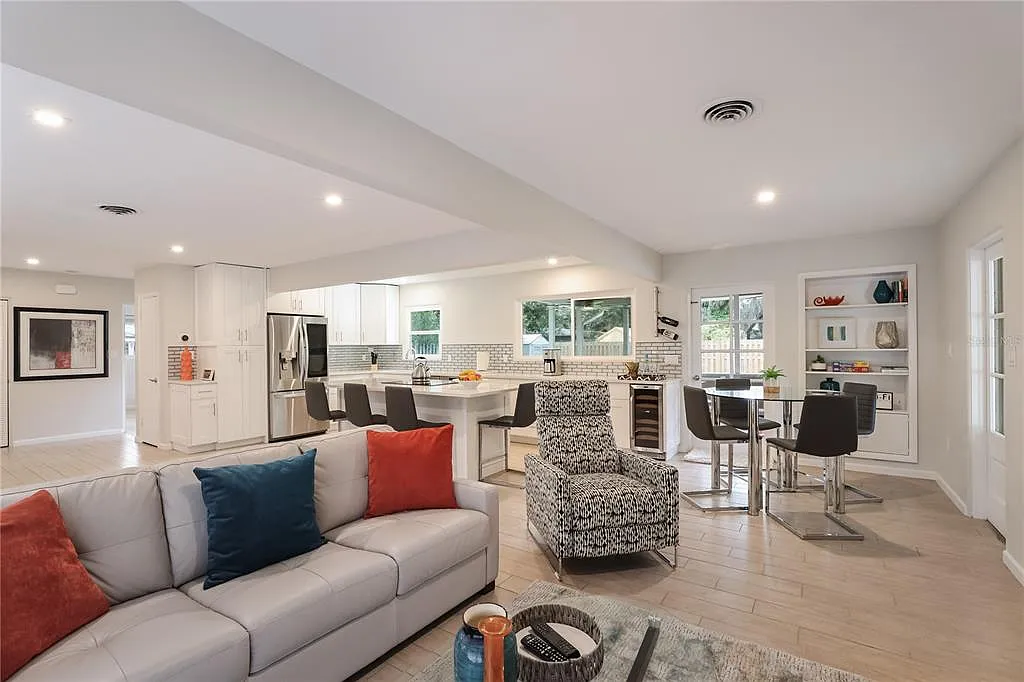 2 bed, 2.0 bath, 1178 sqft, $3,500 — Photo 4