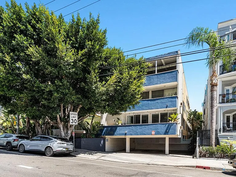 11946 Montana Ave #103 — Photo 29