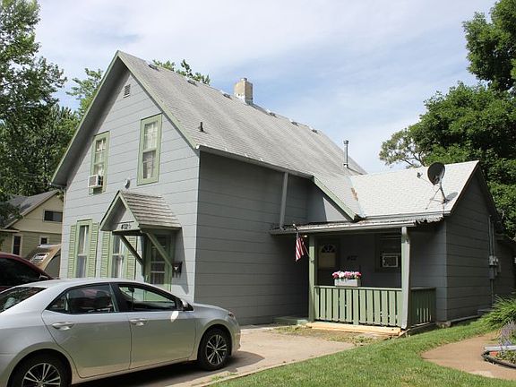 2nd image of 402 N Walnut St