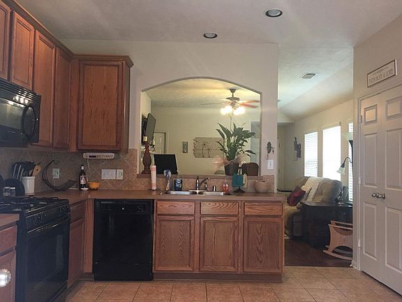 4th image of 2719 Long Grove Ln