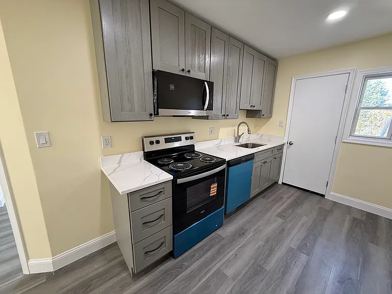 1820 C St NE #2 — Photo 26
