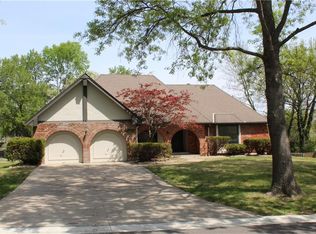 12737 Overbrook Rd, Leawood, KS 66209