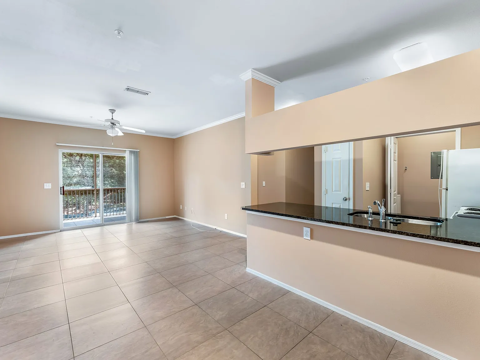 2 bed, 991 sqft, $1,800 — Photo 3