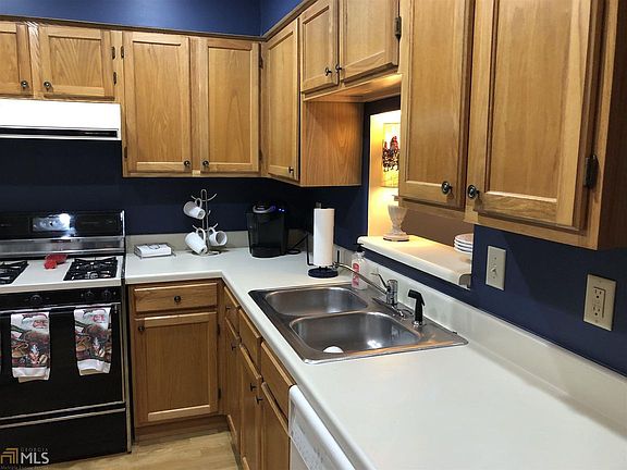 4th image of 707 Ridgelake Dr