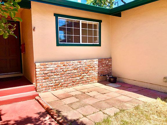 Front patio and front steps