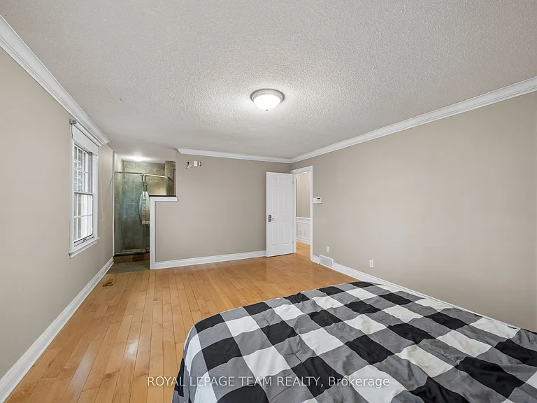 3162 Woodroffe Ave — Photo 22