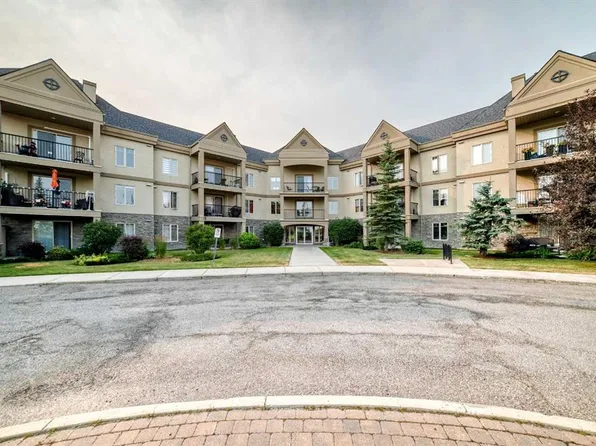 30 Cranfield Line SE #208, Calgary, AB T3M 0C4