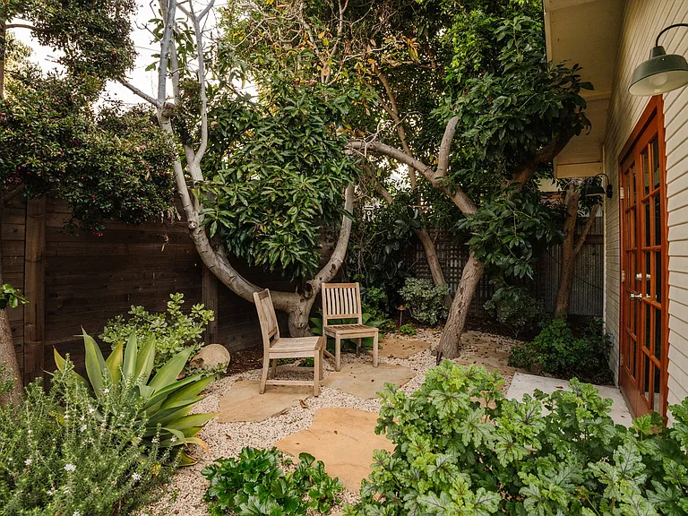 4190 McConnell Blvd — Photo 43