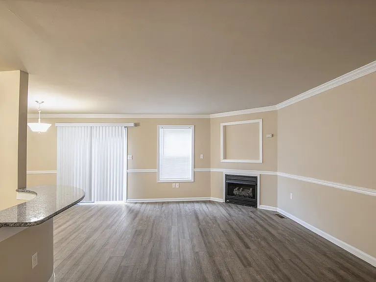 1100 Quincy Cir — Photo 3
