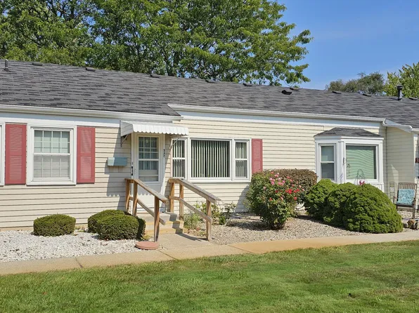 897 Village Ln #133, Jenison, MI 49428