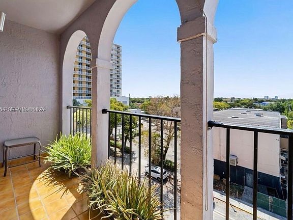 4th image of 777 SW 9th Ave APT 509