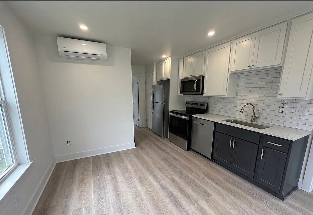 Building Photo - 507 E Ann St #1