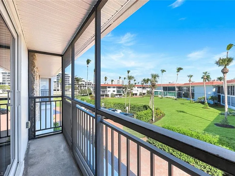2211 Gulf Shore Blvd N #C4 — Photo 17
