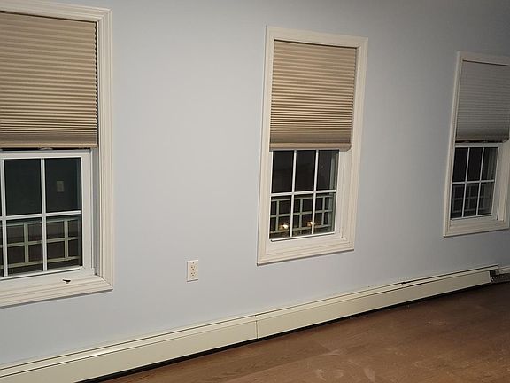2nd image of 16 Washington Pl N #2