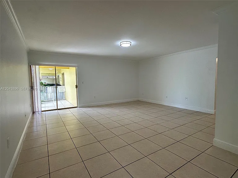 2536 Van Buren St #5A — Photo 9