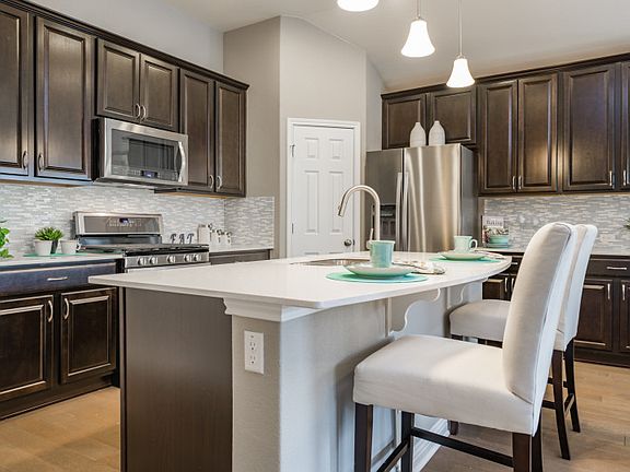 Model Representation - Spacious Eat-In Kitchen