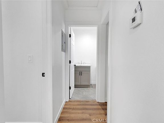 5th image of 5470 N Mountain View Ave