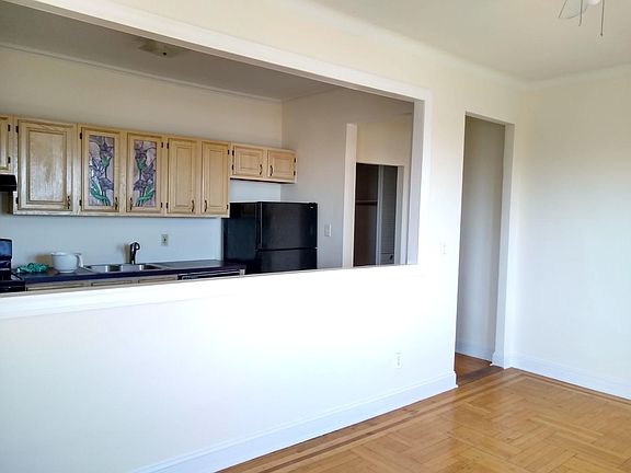 3rd image of 7612 Park Ave #601