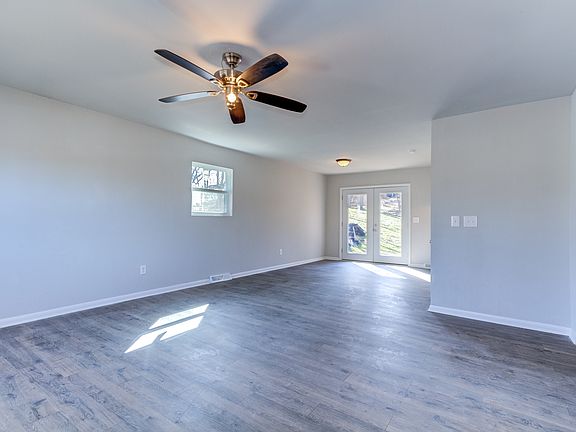 3rd image of 112 E Summit Ave