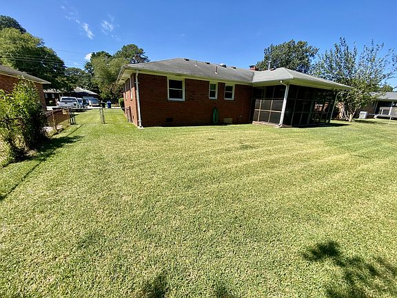 5th image of 1460 Lakeview Dr