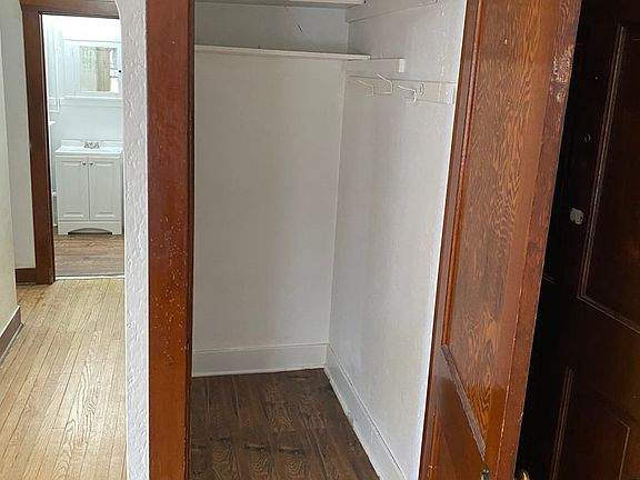 4th image of 629 S Main St #102