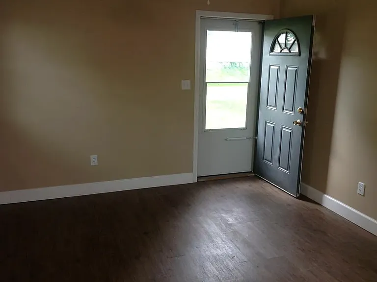104 Buena Vista Dr — Photo 3