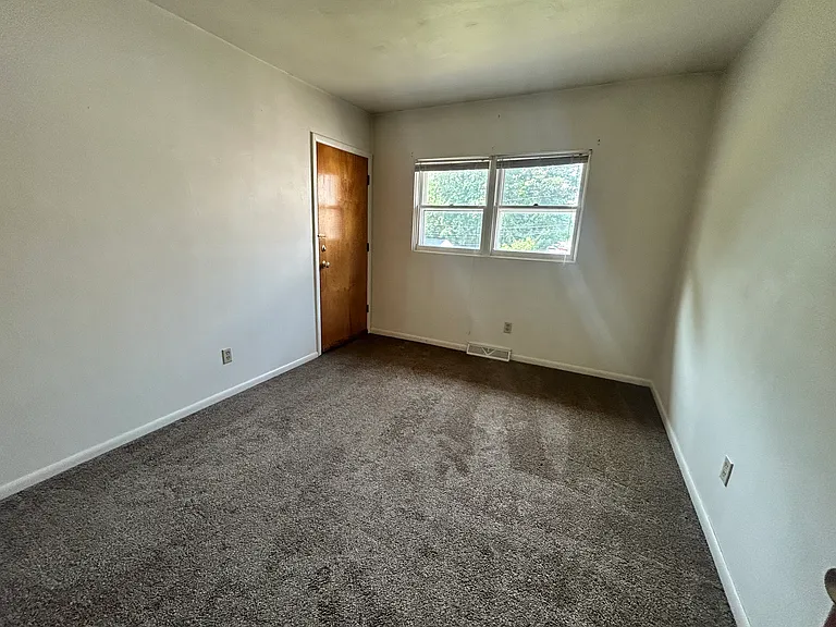 435 W 10th St #6 — Photo 12
