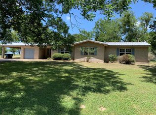 340 Westwood Ln, Brenham, TX 77833