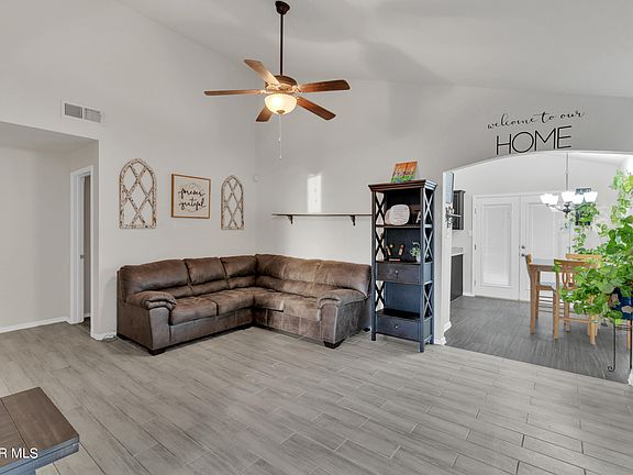 5th image of 122 Salado River Pl