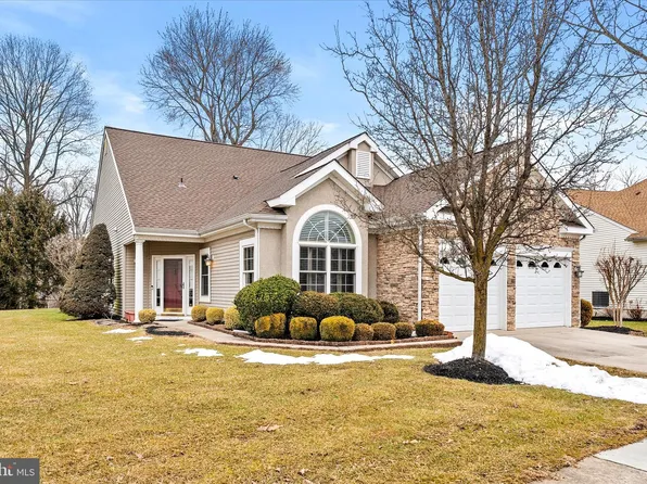 101 Ridgway Dr, Bordentown, NJ 08505