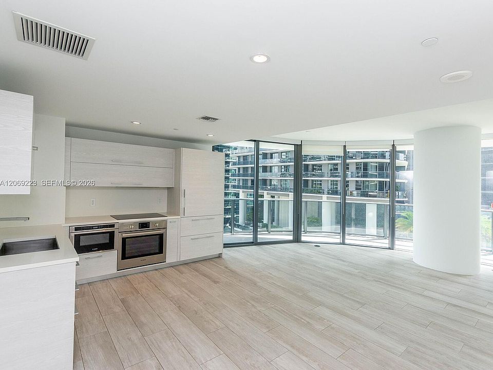 1st image of 45 SW 9th St APT 1201