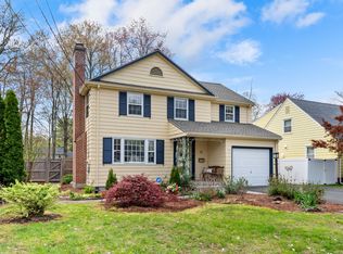 25 Sherwood Rd, West Hartford, CT 06117