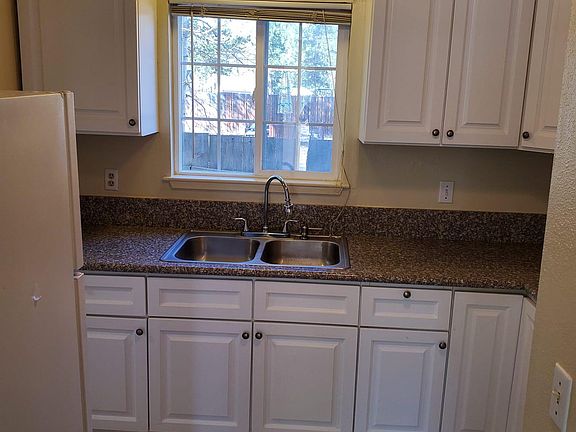 3rd image of 2238 Blitzen Rd #2