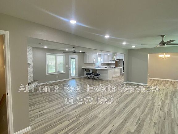 2nd image of 3129 N Farm Road 127