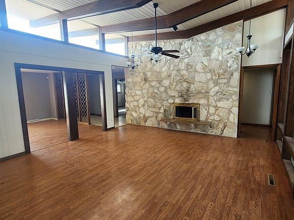 5th image of 200 Murray Dr