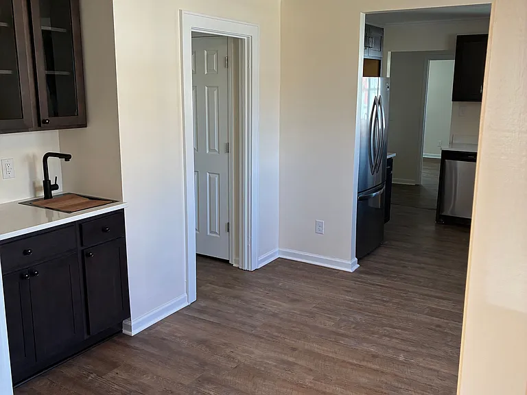 314 Thompson Ave — Photo 23