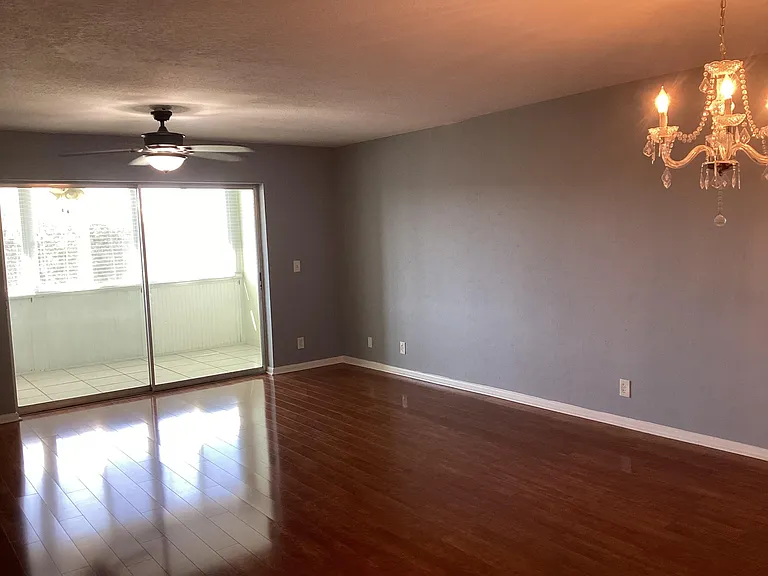 2600 NE 1st Ln #418 — Photo 6