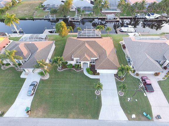 3rd image of 1118 SE 21st Terr Cape Coral Fl 33990