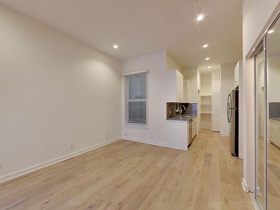 5th image of 1560 Sacramento St APT 101